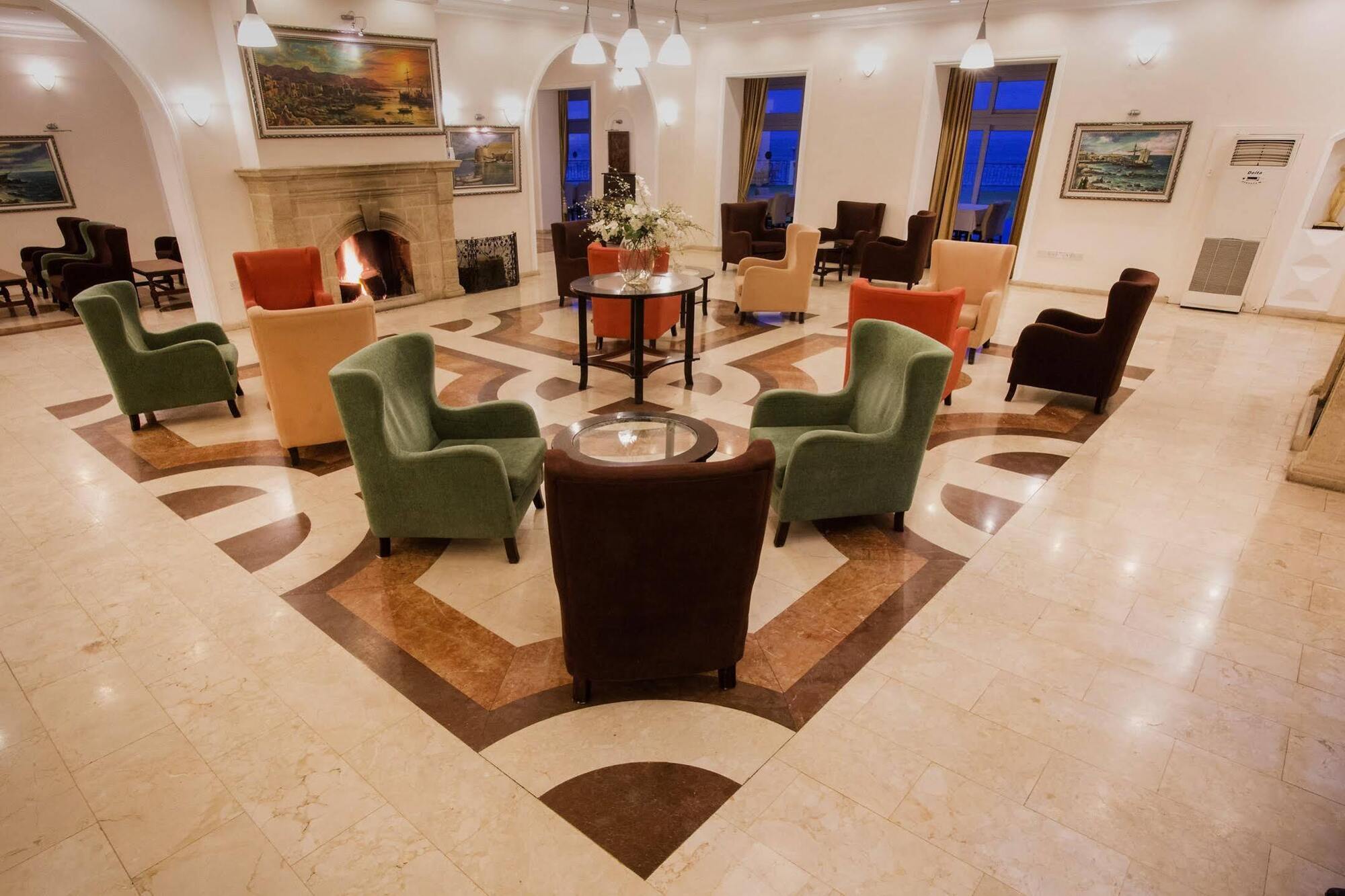 קיירניה Dome Hotel מראה חיצוני תמונה